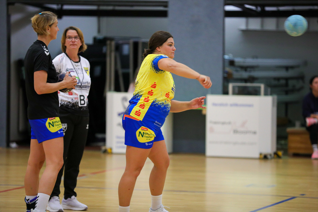 HcTvRhedeII_SvNeukirchen_150924_003 | Bildergalerie von Sport-Ereignissen aber auch von weiteren spannenden Dingen - nicht nur vom Niederrhein. In Anlehnung an den bekannten Spruch von Hanns Dieter Hüsch heißt das Motto: "Niederrhein ist überall".  - Realisiert mit Pictrs.com