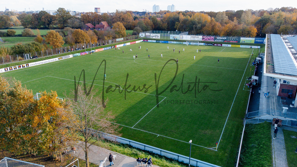 Oberliga Westfalen, Saison 2025/26, 13. Spieltag: 1. FC Gievenbeck - Türkspor Dortmund 2000 | Münster, 02.11.2025: Oberliga Westfalen, 13. Spieltag, 1. FC Gievenbeck empfängt Türkspor Dortmund 2000 im Sportpark Gievenbeck in Münster. Foto: sportfotografie.ms | Markus Paletta - Realisiert mit Pictrs.com
