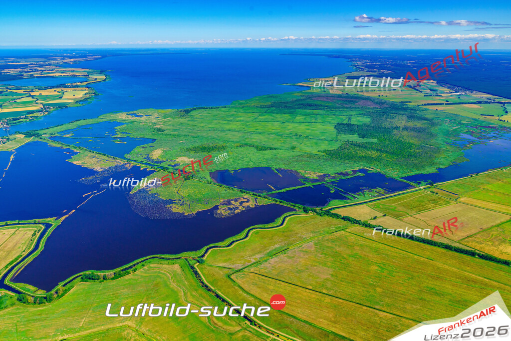 Die Luftbildaufnahme Anklamer-stadtbruch - Bugewitz wurde 2018 mittels Flugzeug (keine Drohne) erstellt. Perfekte Schärfe und Druck- Auflösung- Garantiert!