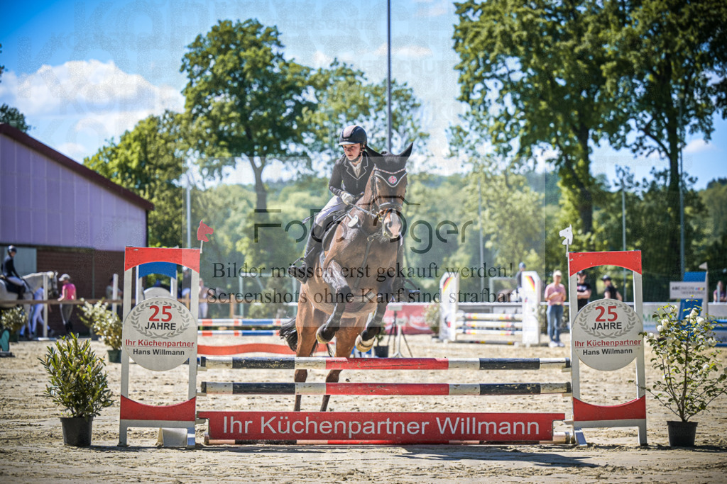 DOS_0709 | Entdecke hochwertige Reitturnierfotos von Foto Oger. Professionell, emotional und authentisch – jetzt Lieblingsmomente im Shop bestellen.Deutschlandweite Turnierfotografie. - Realisiert mit Pictrs.com