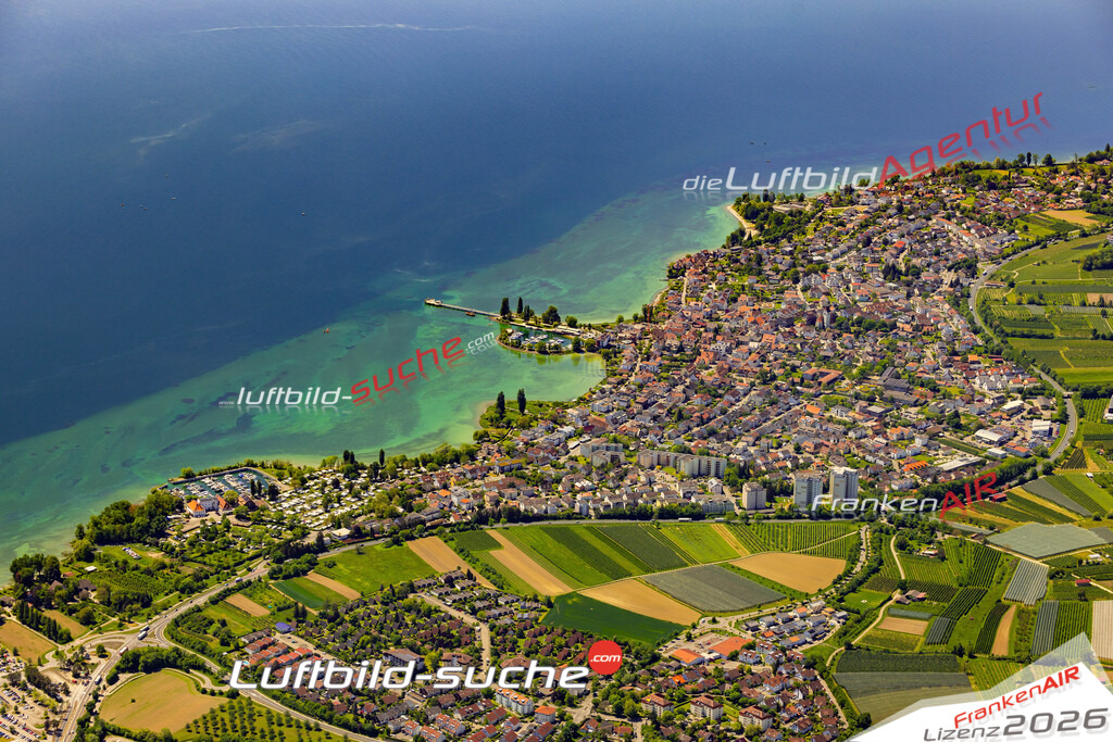 Das Luftbild zeigt :  Immenstaad am Bodensee - Die Luftaufnahme wurde 2024 vom UL-Flugzeug aus erstellt ( keine Drohne ) - Hochauflösende Luftaufnahme - Für grossformatige Ausdrucke geeignet. Die Geschenkidee !Mit Lizenz und Bildrechte bestellbar