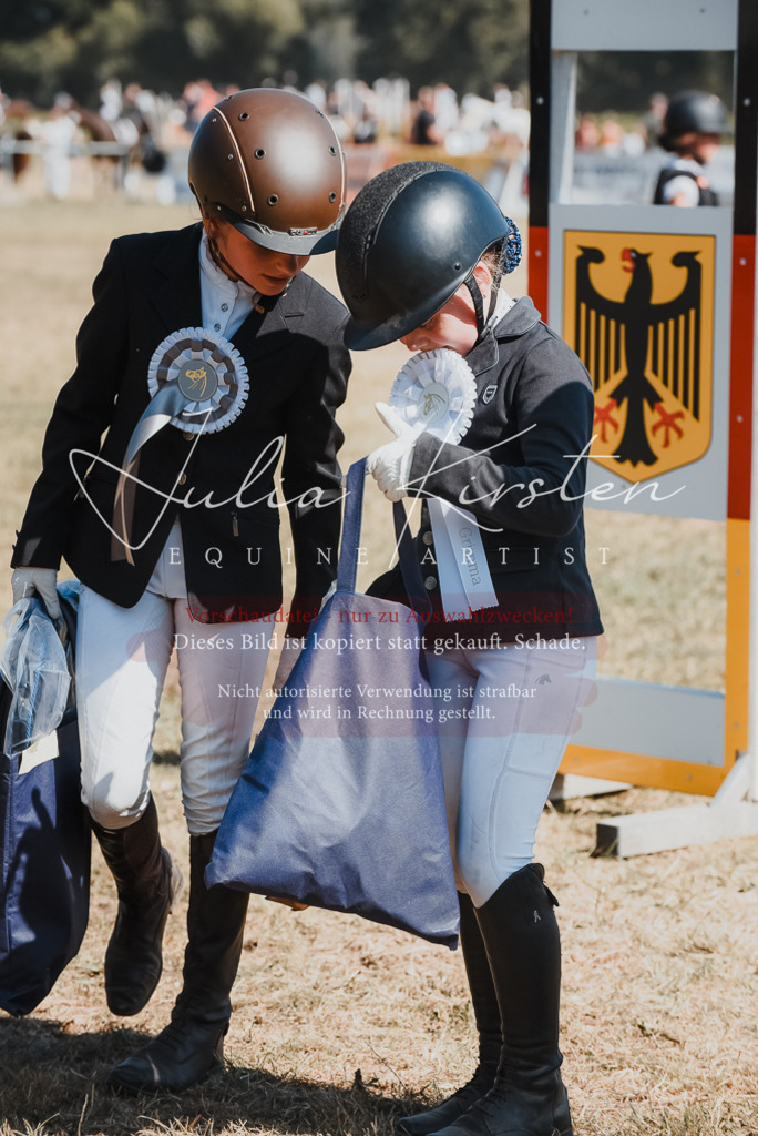 DSC_6333 | Pferde- und Turnierfotografie in Westsachsen. Pferdeportraits, Auftragszeichnungen und intuitive Kunst.