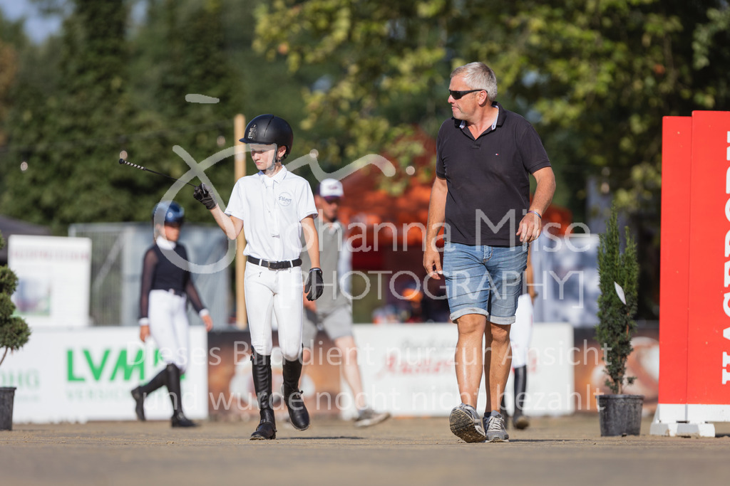 220825_Delbrueck_PonyTrophy-116 | Deine schönsten Turniermomente als professionelle Fotos! Entdecke hochwertige Pferdesport-Fotografie im Online-Shop. Jetzt Fotos finden & bestellen!