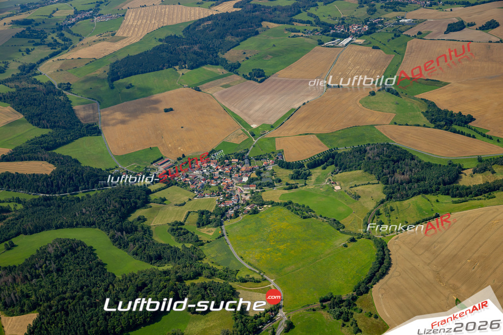 Das Luftbild zeigt :  Allendorf - Die Luftaufnahme wurde 2024 vom UL-Flugzeug aus erstellt ( keine Drohne ) - Hochauflösende Luftaufnahme - Für grossformatige Ausdrucke geeignet. Die Geschenkidee !Mit Lizenz und Bildrechte bestellbar