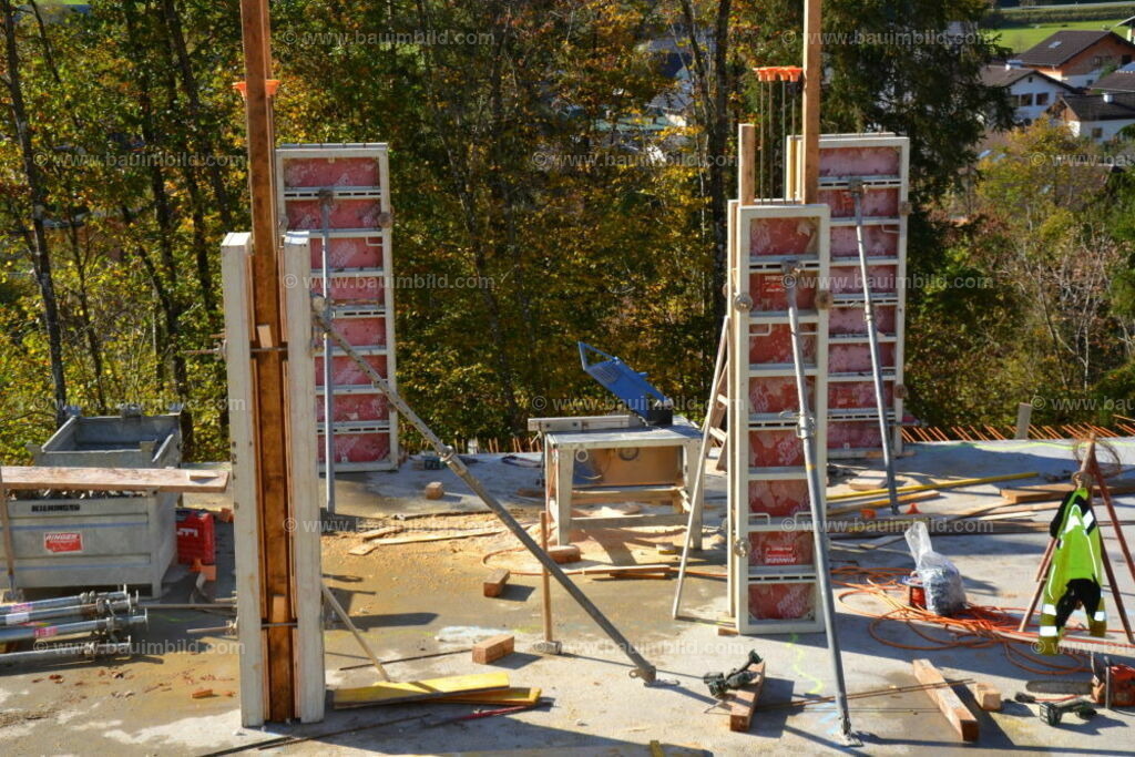 bib-lg04-betonarbeiten-0450 | Nach LV-Leistungsgruppen sortierte Detailfotos über den Bau eines Hauses. Alle Hausbau-Bilder direkt vom Urheber und Autor der Website Haus-Selber-Bauen.com