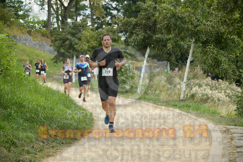 250824_1422_EX1_5973 | Sportfotografie im Rhein-Sieg Kreis, Köln, Bonn, NRW, Rheinland Pfalz, Hessen, etc. Unser Tätigkeitsfeld umfasst den Laufsport vom Volkslauf über den Marathon, Duathlon, Triathon bis zum Ultralauf wie Kölnpfad Ultra oder Schindertrail.