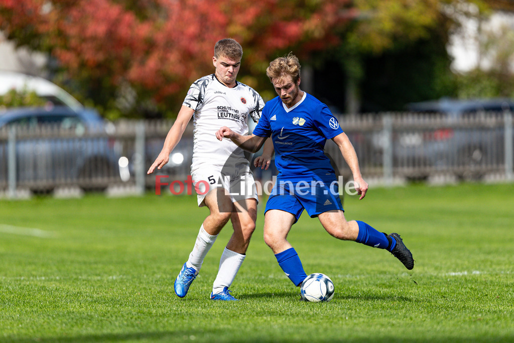 SV Unterhausen gegen SG SV Eberfing/SV Söchering | Fußball A-Klasse Herren Oberbayern Zugspitze Gruppe 5 8. Spieltag, SV Unterhausen gegen SG SV Eberfing/SV Söchering, 20240922,Duell zwischen Julian STEIGENBERGER (SV Unterhausen 5) und Florian PANGRATZ (SG SV Eberfing/SV Söchering 9),2024-09-22 in Unterhausen (Sportplatz Unterhausen), Julian STEIGENBERGER (SV Unterhausen 5), Florian PANGRATZ (SG SV Eberfing/SV Söchering 9)Copyright: WolfgangxLindner www.foto-lindner.de / shop.foto-lindner.de
