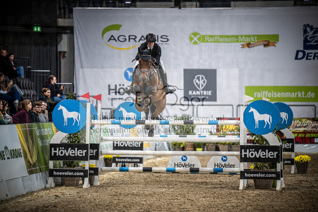 DOS_2233 | Entdecke hochwertige Reitturnierfotos von Foto Oger. Professionell, emotional und authentisch – jetzt Lieblingsmomente im Shop bestellen.Deutschlandweite Turnierfotografie. - Realisiert mit Pictrs.com