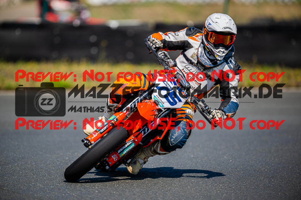 MaZZes_FotoMatrix_220813_4154 | UE40