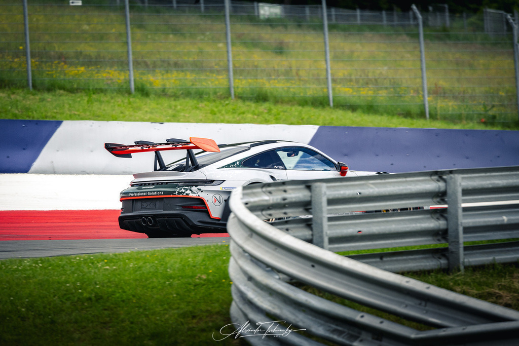 R6PZ2287 _Alexander Tschuncky | Entdecken Sie die faszinierende Welt von Alexander Tschuncky Arts: Kreative Fotografie, atemberaubende Automobilkunst und hochwertiger Bilderdruck. Lassen Sie sich inspirieren! - Realisiert mit Pictrs.com