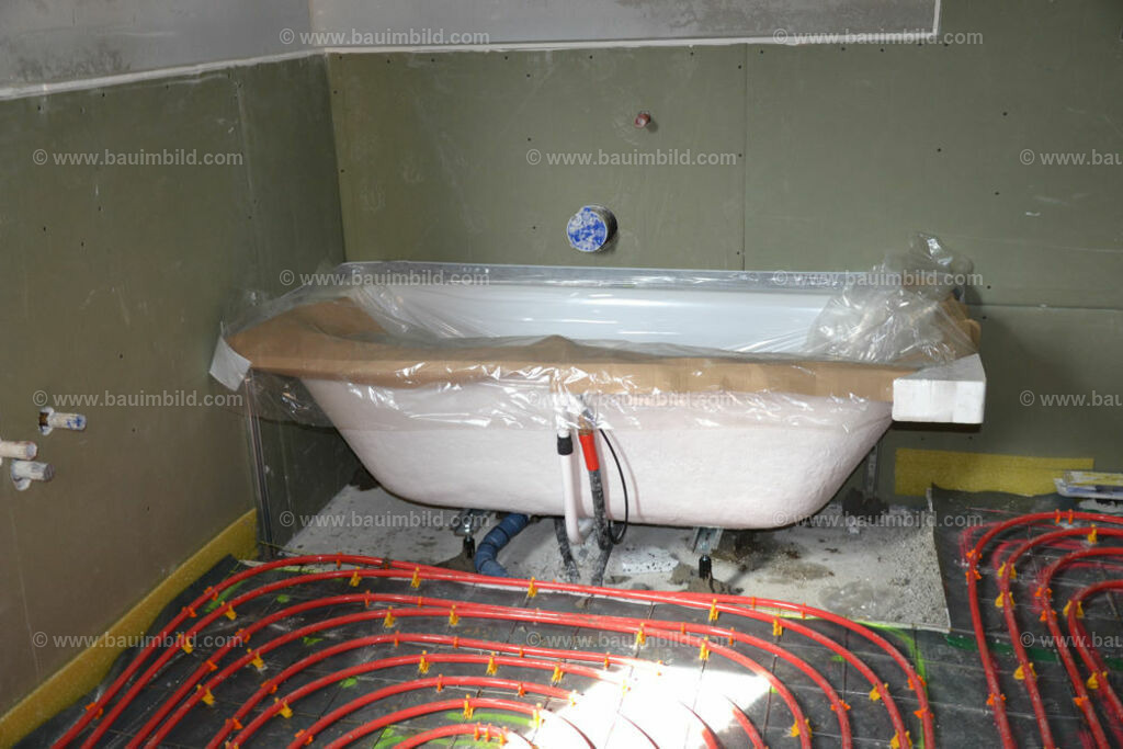 bib-lg15-sanitaer-0105 | Nach LV-Leistungsgruppen sortierte Detailfotos über den Bau eines Hauses. Alle Hausbau-Bilder direkt vom Urheber und Autor der Website Haus-Selber-Bauen.com