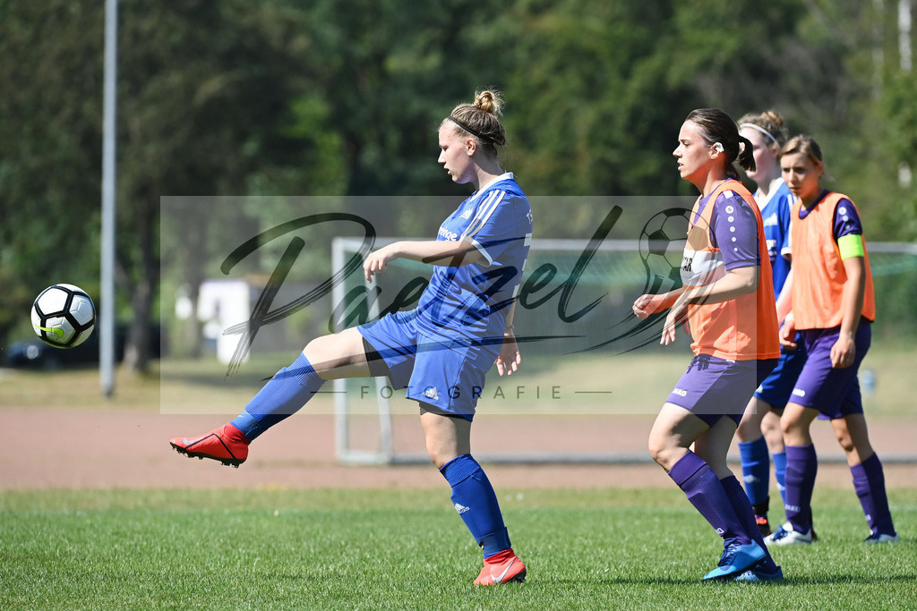 VFBGRE20200816_0035 | Fussball, Frauen:   bei dem Testspiel zwischen VfB Schinkel und TSG 07 Burg Gretesch IV auf der Sportanlage am Zuschlag am 16.08.2020 in Osnabrueck, Deutschland. - Realisiert mit Pictrs.com