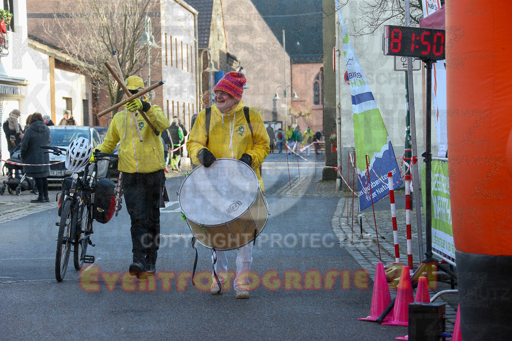 241201_1258_EX1_3435 | Sportfotografie im Rhein-Sieg Kreis, Köln, Bonn, NRW, Rheinland Pfalz, Hessen, etc. Unser Tätigkeitsfeld umfasst den Laufsport vom Volkslauf über den Marathon, Duathlon, Triathon bis zum Ultralauf wie Kölnpfad Ultra oder Schindertrail.