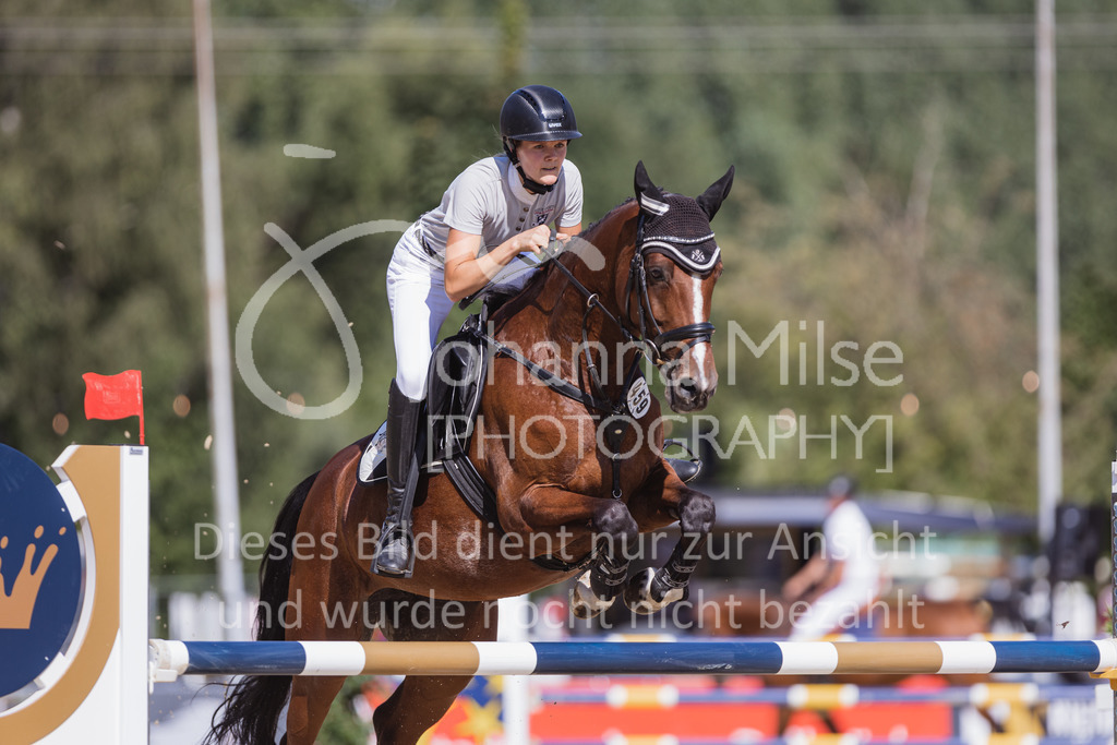 220824_Delbrueck_Stil-M1-206 | Deine schönsten Turniermomente als professionelle Fotos! Entdecke hochwertige Pferdesport-Fotografie im Online-Shop. Jetzt Fotos finden & bestellen!