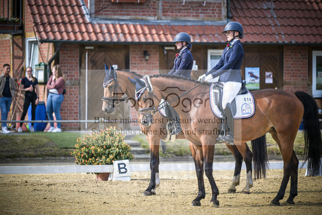 DOS_9486 | Entdecke hochwertige Reitturnierfotos von Foto Oger. Professionell, emotional und authentisch – jetzt Lieblingsmomente im Shop bestellen.Deutschlandweite Turnierfotografie. - Realisiert mit Pictrs.com