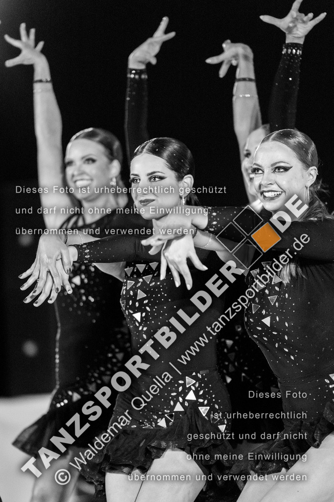 20250504-00687 | Hier finden Sie Tanz Bilder vom Latein und Standard Formationen tanzen. Sportbilder vom Tanzsport. Schöne Fotos und von Weltmeisterschaft, Europameisterschaft, Bundesliga, Regionalliga, Oberliga und Landesliga sowie von GOC Stuttgart, DanceComp, WM Bremen