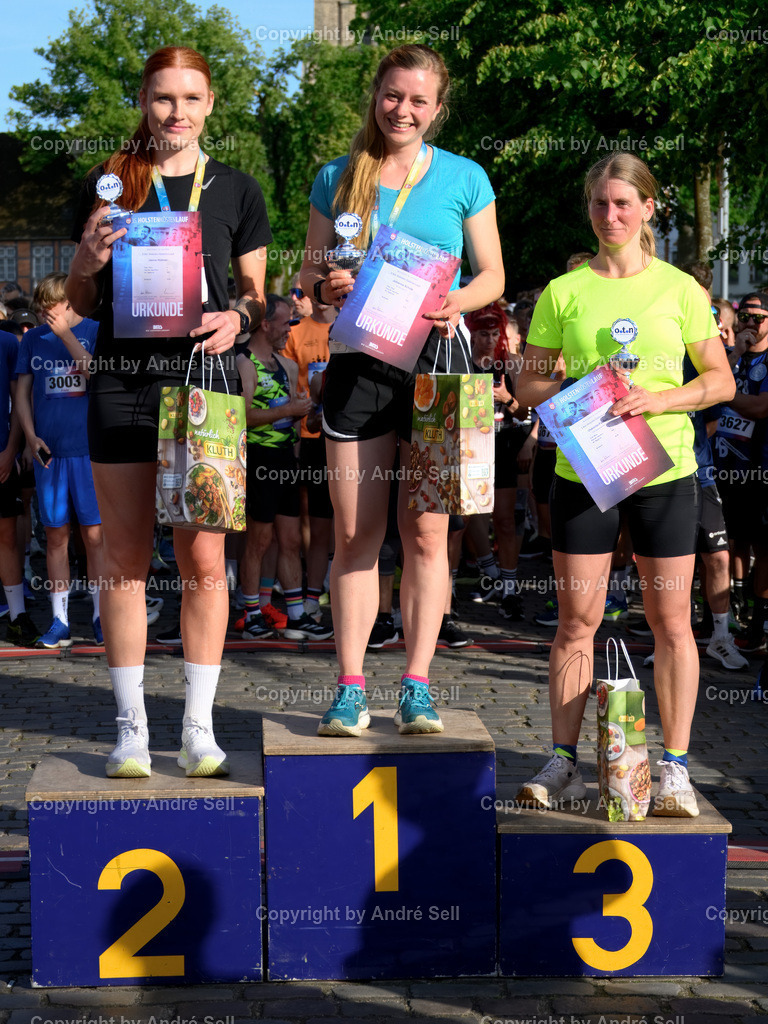 Z8D_0143 | 5km Holsten-Galerie-Lauf - Siegerehrung / Holstenköstenlauf 2025 / Kleinflecken / 24534 Neumünster / 13.06.25 - Realisiert mit Pictrs.com