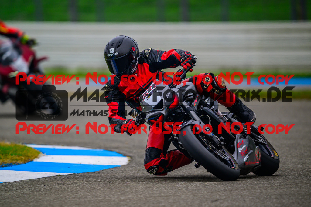 MaZZes_Fotomatrix_20250929_6007705_5435 | WEISS