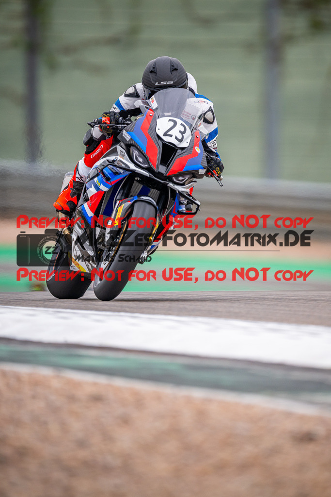 MaZZes_FotoMatrix_240503_6007705_4104 | STK1000