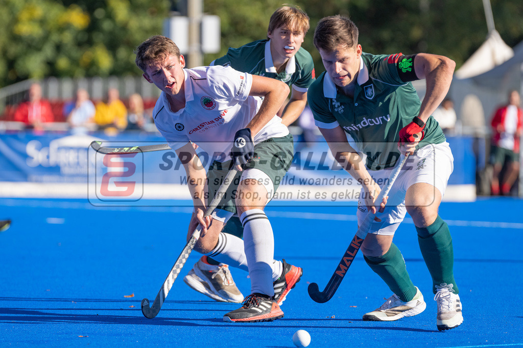 HK_20221009_100877 | 1. Bundesliga Herren Crefelder HTC - Uhlenhorst Mülheim am 9.10.2022 Crefelder HTC, Krefeld , Schröder Mika ( Crefelder HTC #33 ) , Jan Schiffer ( Uhlenhorst Mülheim #27 )