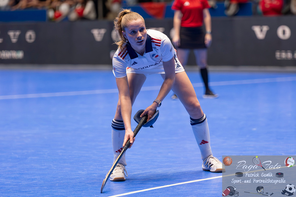 Volvo E.R.B. Final 4 Halbfinale Frauen: Mannheimer HC - Düsseldorfer HC, 25.01.2025 | Lisa Mayerhöfer (Mannheimer HC #17), Freisteller, Portrait, Porträt, Mannheimer HC - Düsseldorfer HC, Frankfurt, Süwag Arena, 25.1.2025 - Realisiert mit Pictrs.com