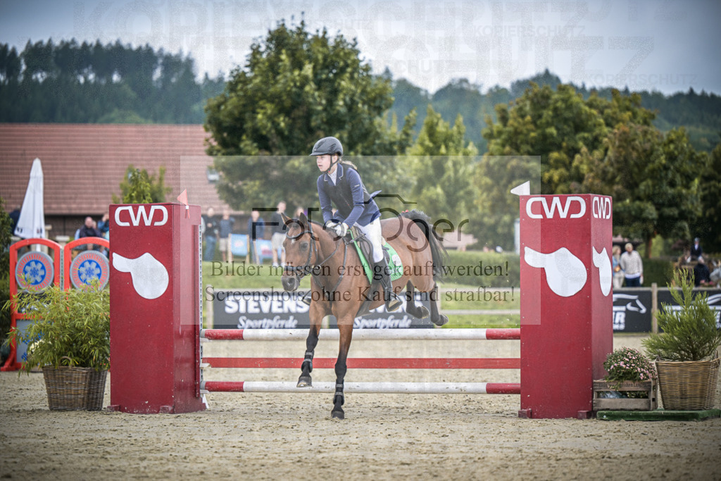 DOS_0150 | Entdecke hochwertige Reitturnierfotos von Foto Oger. Professionell, emotional und authentisch – jetzt Lieblingsmomente im Shop bestellen.Deutschlandweite Turnierfotografie. - Realisiert mit Pictrs.com