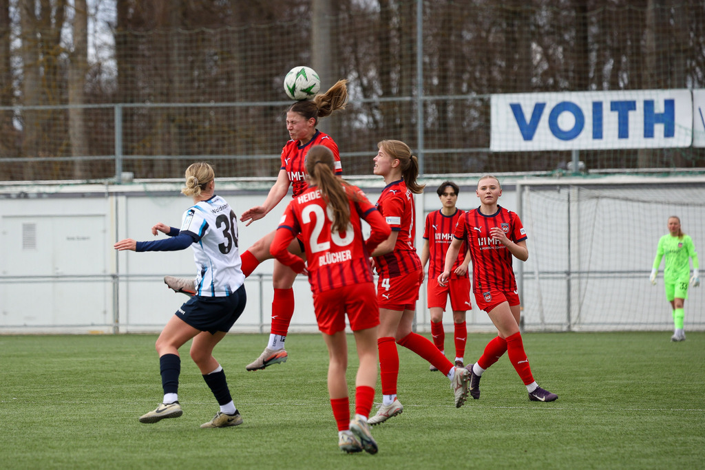 20260329-FCH-WaldebeneStuttgart_037 | 1.FC Heidenheim 1846 vs. FSV Waldebene Stuttgart, Fußball, Frauen, Oberliga, 2025/2026, 15. Spieltag, 29.03.2026 in Heidenheim, Kunstrasen b. Voith-Arena West(Foto: Michael Bulling) - Realisiert mit Pictrs.com