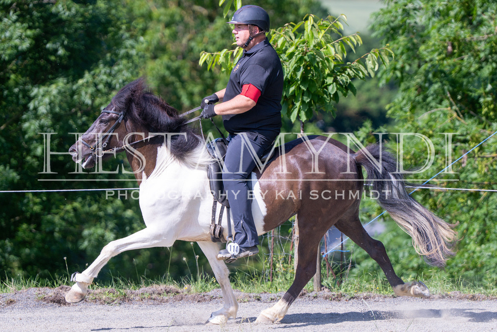KAI00789 | Ihr sucht einen Fotografen für eure nächste OSI? Ich begleite auch euer Turnier für Islandpferde fotografisch.  - Realisiert mit Pictrs.com