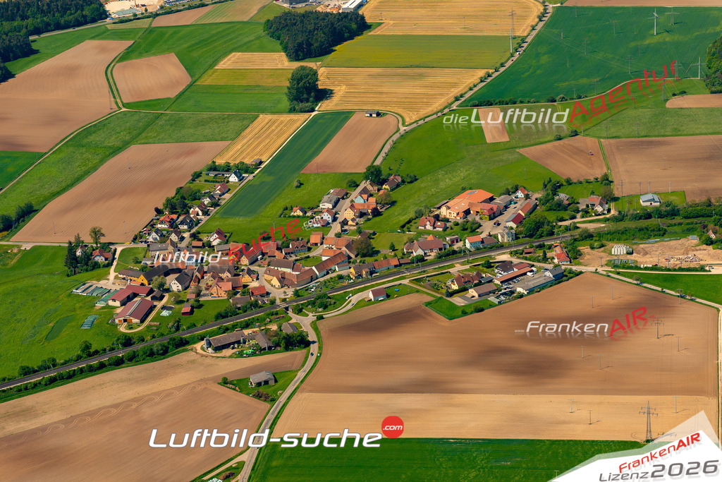 Das Luftbild zeigt : Winterschneidbach Ansbach - Die Luftaufnahme wurde 2024 vom UL-Flugzeug aus erstellt ( keine Drohne ) - Hochauflösende Luftaufnahme - Für grossformatige Ausdrucke geeignet. Die Geschenkidee !Mit Lizenz und Bildrechte bestellbar