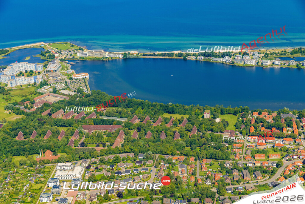 Übersichts Bild Heiligenhafen - Die Luftaufnahme wurde 2025 vom UL-Flugzeug heraus erstellt ( keine Drohnenaufnahme ) - Hochauflösende Luftaufnahme - für Wandbilder und großformatige Ausdrucke geeignet. Das besondere Geschenk!Hier alle&nbsp;Infos zur Lizenzierung der LuftaufnahmeWir fliegen auch dieses Jahr wieder in Ihre Region um Luftbilder zu erstellen.- Luftbild anfragen