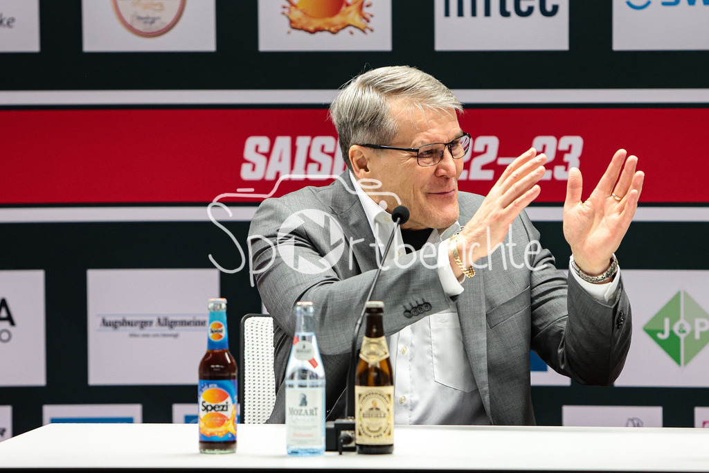 Augsburger Panther - EHC Red Bull Muenchen | Augsburgs Neuer Trainer Kai SUIKKANEN bei der Pressekonferenz nach der Partie
