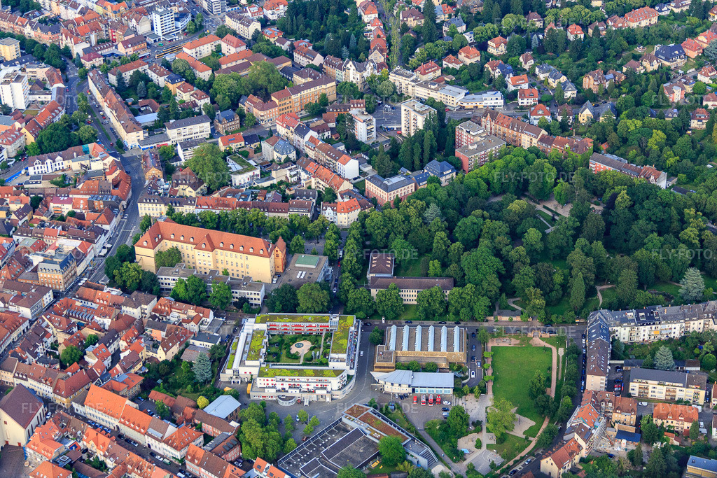 Luftbild: Ortsansicht im Ortsteil Durlach in Karlsruhe im Bundesland Baden-Württemberg in Deutschland. Foto: IMG_089270.jpg vom 10.06.2016 durch Werner Riehm/FLY-FOTO.de