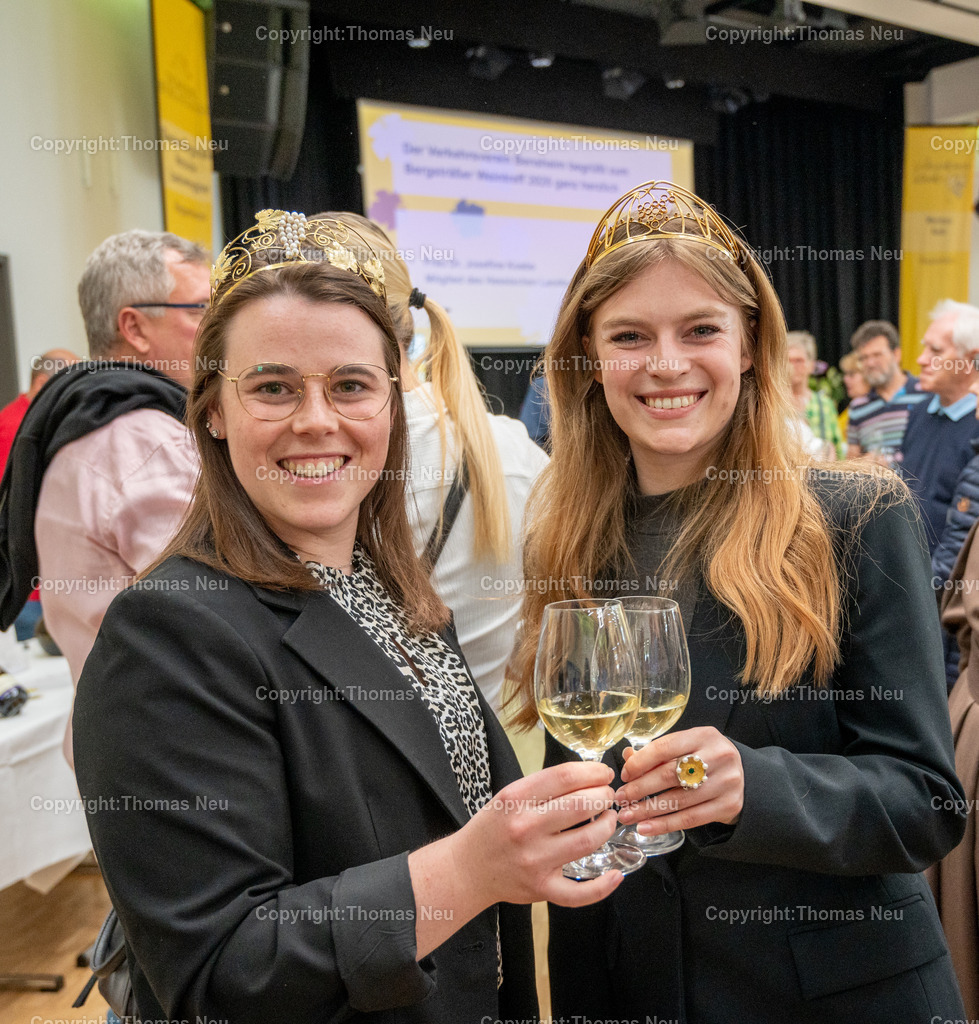 DSC_5133 | bbe. Bensheim, Bürgerhaus, Bergsträßer Weintreff, die Bergsträßer Gebietsweinkönigin Katja Simon (links)  und die Deutsche Weinkönigin Charlotte Weil, ,, Bild: Thomas Neu