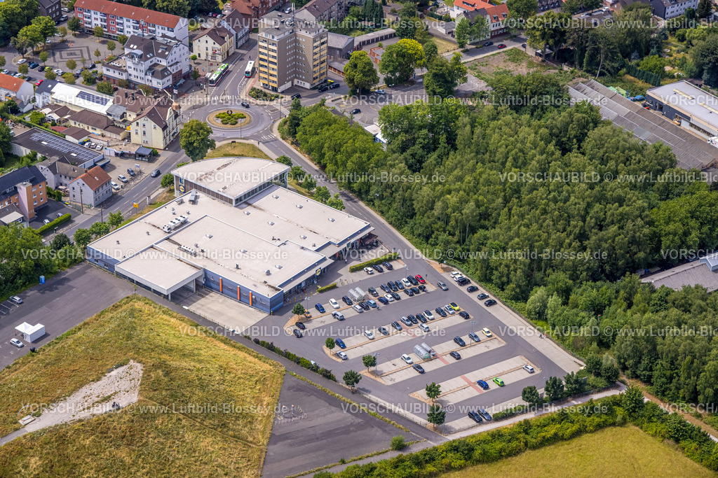 Castrop-Rauxel220706706 | Luftbild, Ortszentrum Schwerin mit Kreisverkehr, Edeka Supermarkt, Lidl Supermarkt, Schwerin, Castrop-Rauxel, Ruhrgebiet, Nordrhein-Westfalen, Deutschland