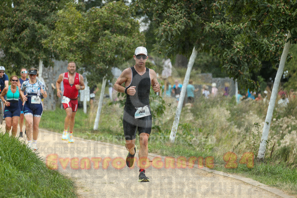 250824_1345_EX1_3542 | Sportfotografie im Rhein-Sieg Kreis, Köln, Bonn, NRW, Rheinland Pfalz, Hessen, etc. Unser Tätigkeitsfeld umfasst den Laufsport vom Volkslauf über den Marathon, Duathlon, Triathon bis zum Ultralauf wie Kölnpfad Ultra oder Schindertrail.