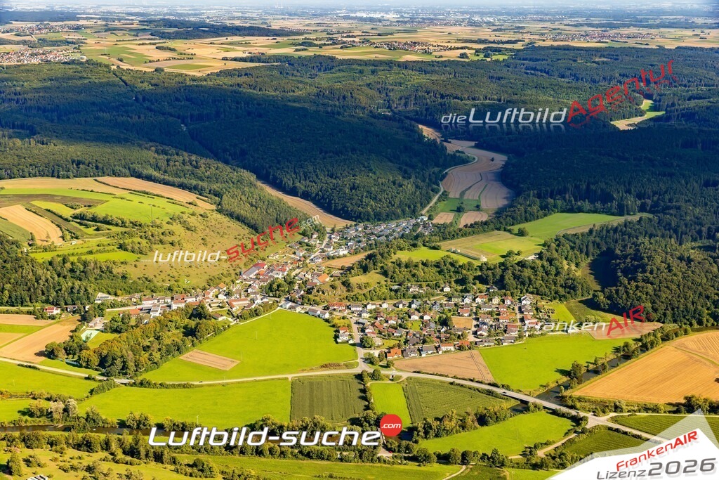 Schöne Luftaufnahme als Geschenk in Pfünz Walting - Die Luftbildaufnahme wurde 2025 vom UL-Flugzeug heraus erstellt ( keine Drohne ) - Hochauflösende Luftaufnahme -Nicht vergleichbar mit Google Maps oder Satelittenbilder- Die Geschenkidee !Mit Lizenz und Bildrechte bestellbar