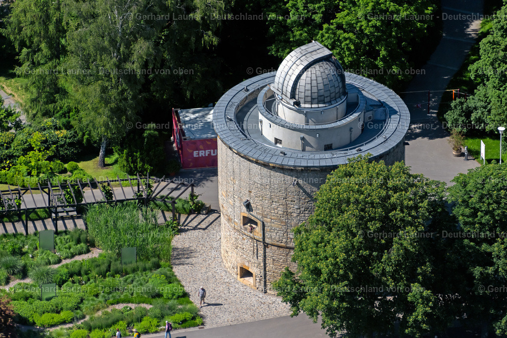 4045855 | ERFURT 14.06.2021 Observatorium und Planetariums- Kuppelbau- Gebäudekomplex im Ega- Park in Erfurt im Bundesland Thüringen, Deutschland. Weiterführende Informationen bei: Erfurter Garten- und Ausstellungs gemeinnützige GmbH. // Observatory and planetarium - domed building complex in Ega- Park in Erfurt in the state Thuringia, Germany. Further information at: Erfurter Garten- und Ausstellungs gemeinnuetzige GmbH. Foto: Gerhard Launer