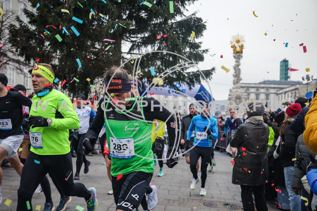 SILVESTERLAUF LINZ 25 | Linz, AUSTRIA, 31. Dezember 25, TRIRUN SILVESTERLAUF LINZ 25 , Image shows: 
Photo: WAPICS / BINDER Manuel