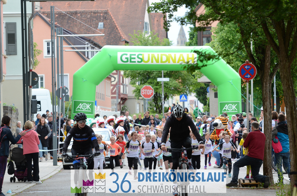 AOK Junior Cup 400m | 3Königslauf 2022 AOK Junior Cup 400m - Realisiert mit Pictrs.com