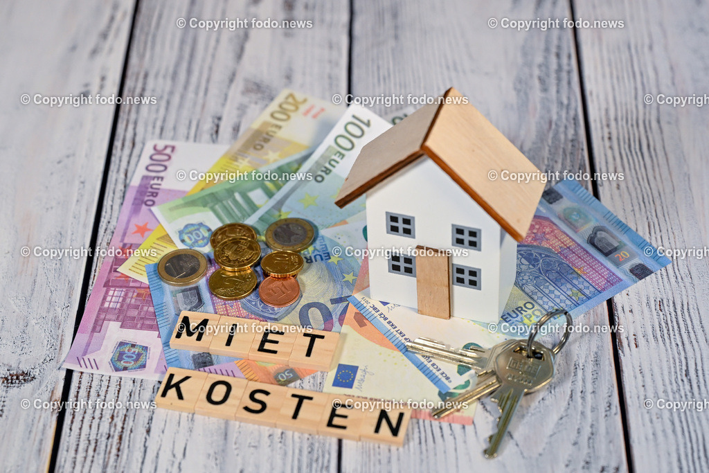 Mietkosten_ 21.12.2024-1 | 21.12.2024, Linz, AUT, Mietkosten, im Bild Themenbild, Miete, Wohnung, Haus, Eigenheim, Eigentum, Geld, Euro, Muenzen, Abrechnung, Ausgaben, Banknote, Bargeld, Belastung, Einsparung, Energie, Energiekrise, Preise, Geldschein, Haushaltskosten, Kostenexplosion, Nebenkosten, Kredite, Hypotheken, Baukosten, Preisentwicklung, Preissteigerung, Schulden