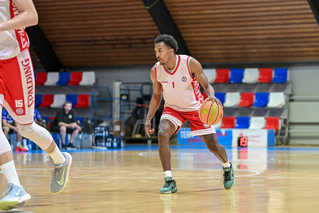 rsk_028 | Fotos von Basketballspielen aus dem Raum NRW fotografiert von Gero Mueller-Laschet und Daniel Schaefer - Realisiert mit Pictrs.com