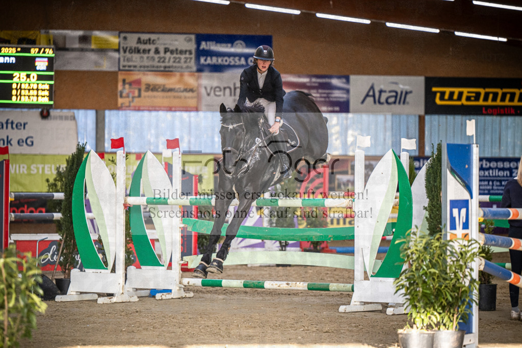 DOS_3201 | Entdecke hochwertige Reitturnierfotos von Foto Oger. Professionell, emotional und authentisch – jetzt Lieblingsmomente im Shop bestellen.Deutschlandweite Turnierfotografie. - Realisiert mit Pictrs.com