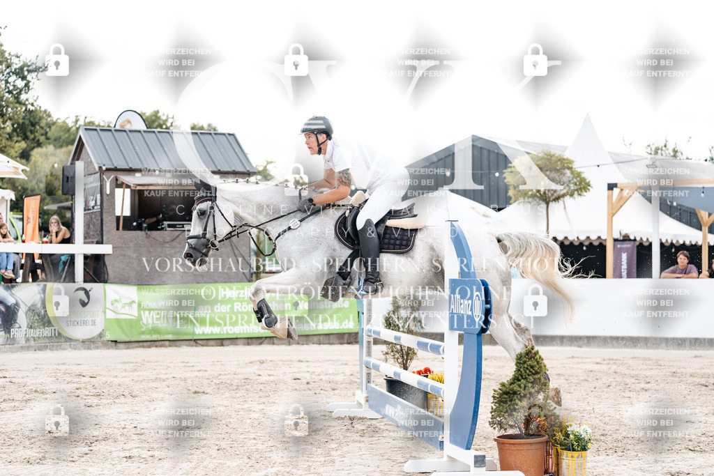 CK902449 | Turnierfotografie Pferdefotografie Trier Rheinland-Pfalz Pferdesport Reitsport Tierfotografie Sportfotografie Pferdevideo Pferdevideografie Equestrianvideography equestrianphotography  - Realisiert mit Pictrs.com