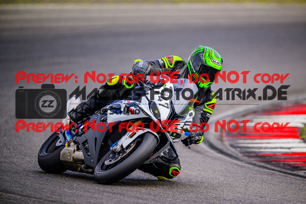 MaZZes_FotoMatrix_240717_6007705_5170 | WEISS