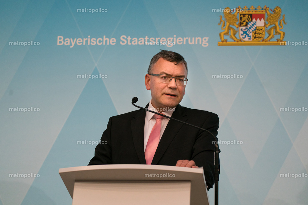 Florian Herrmann (15) | Metropolico