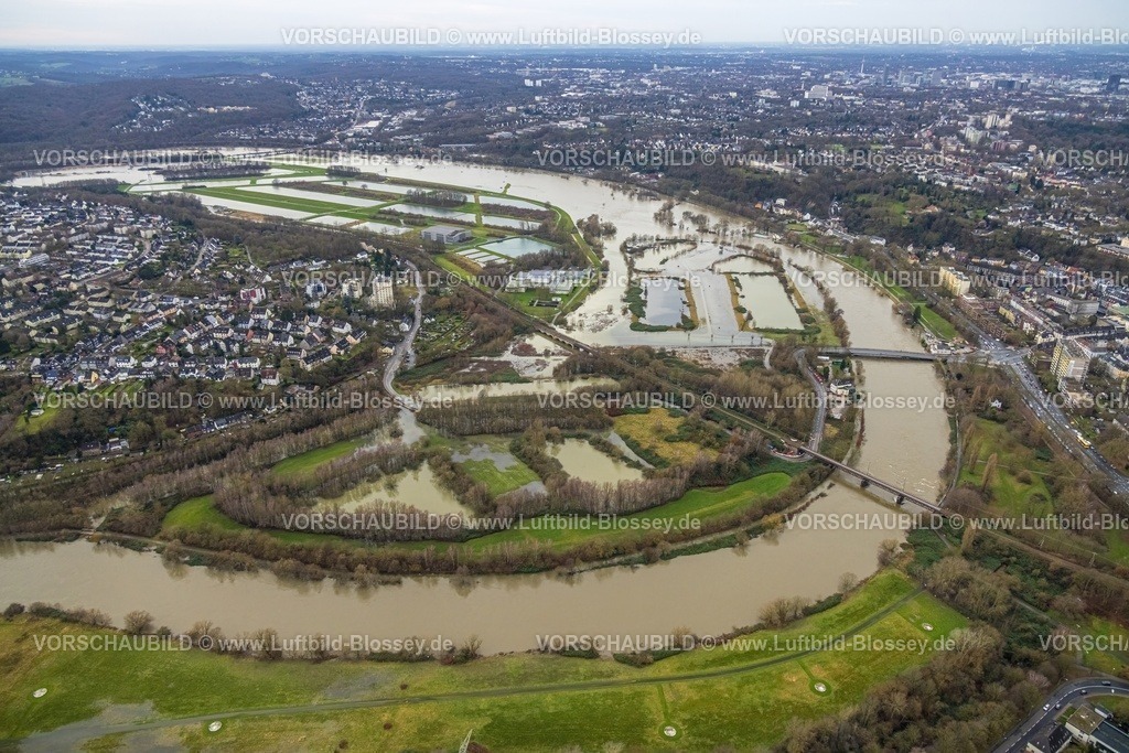 Essen231202557Ruhr-topaz | Luftbild, Ruhrhochwasser, Weihnachtshochwasser 2023, Fluss Ruhr tritt nach starken Regenfällen über die Ufer, Überschwemmungsgebiet Wassergewinnung Essen GmbH, Steele, Essen, Ruhrgebiet, Nordrhein-Westfalen, Deutschland