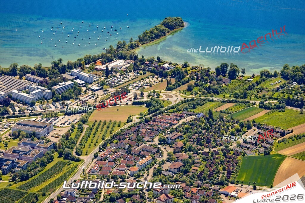 Das Luftbild zeigt :  Immenstaad am Bodensee - Die Luftaufnahme wurde 2024 vom UL-Flugzeug aus erstellt ( keine Drohne ) - Hochauflösende Luftaufnahme - Für grossformatige Ausdrucke geeignet. Die Geschenkidee !Mit Lizenz und Bildrechte bestellbar