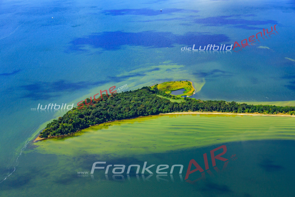 Die Luftaufnahme Vilm - Putbus wurde vom UL-Flugzeug (keine Drohne) aus fotografiert.Hohe Druck- Auflösung-die Geschenkidee!