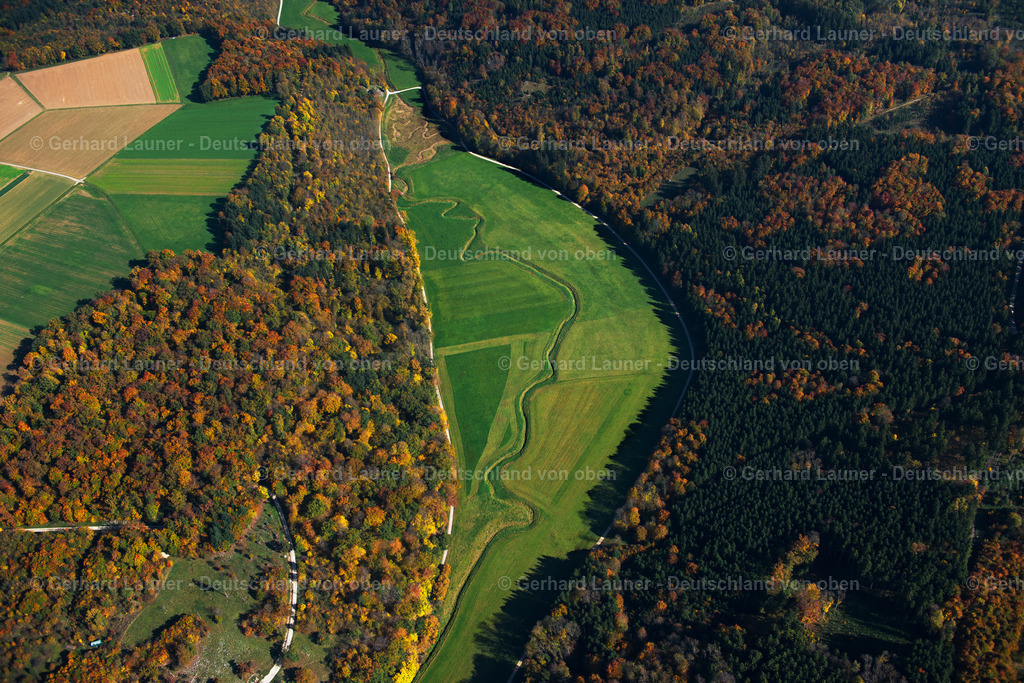 3704630 | ASSELFINGEN 16.10.2017 Forstgebiete in einem Waldgebiet  in Asselfingen im Bundesland Baden-Württemberg, Deutschland // Forest areas in  in Asselfingen in the state Baden-Wuerttemberg, Germany Foto: Gerhard Launer