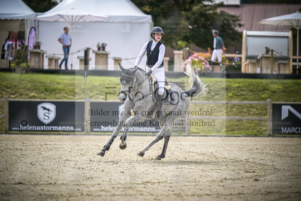DOS_5131 | Entdecke hochwertige Reitturnierfotos von Foto Oger. Professionell, emotional und authentisch – jetzt Lieblingsmomente im Shop bestellen. - Realisiert mit Pictrs.com